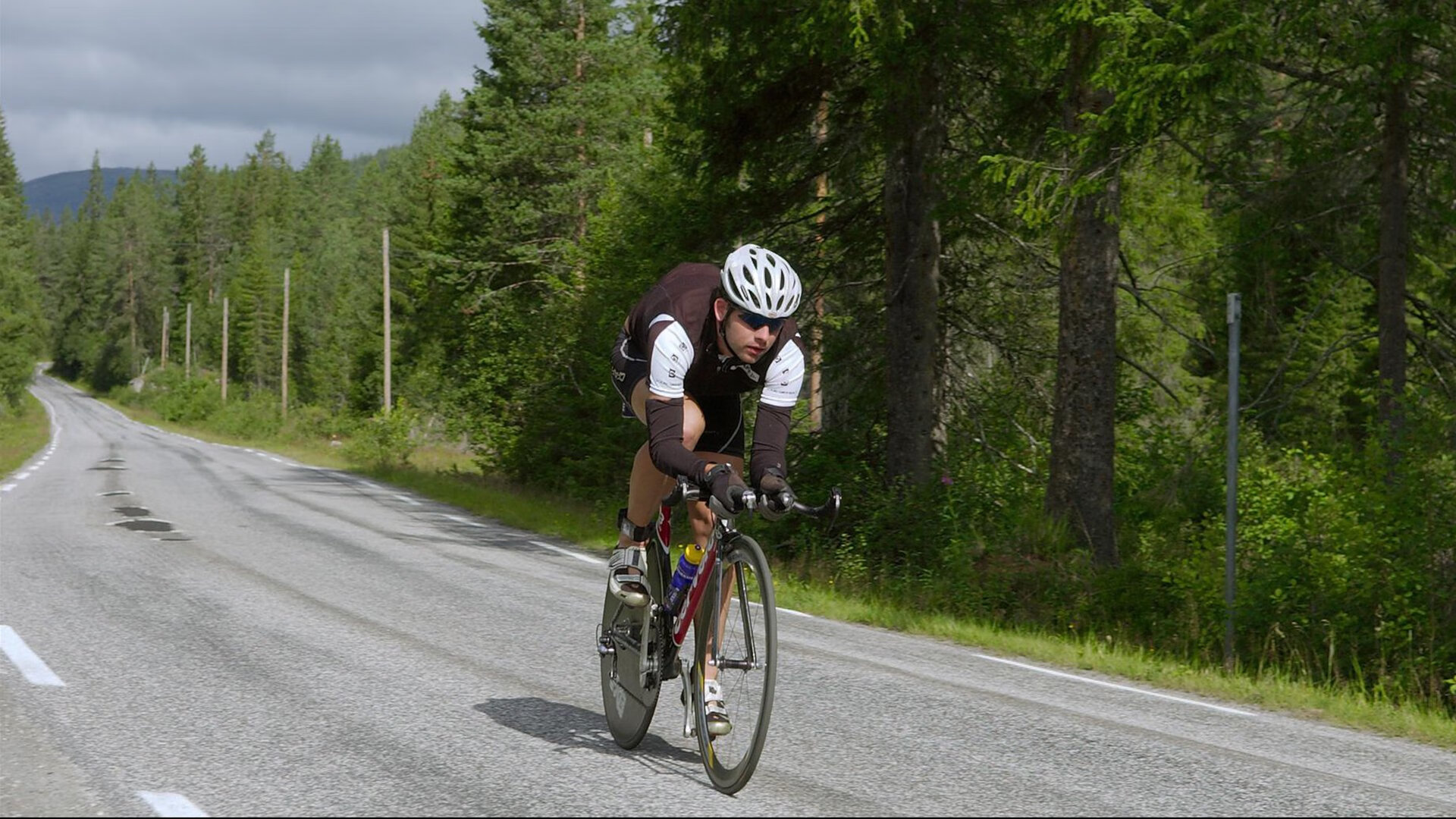 北欧寒冰与南意烈焰的碰撞，帕尔默一锤定音，瑞典险胜那不勒斯